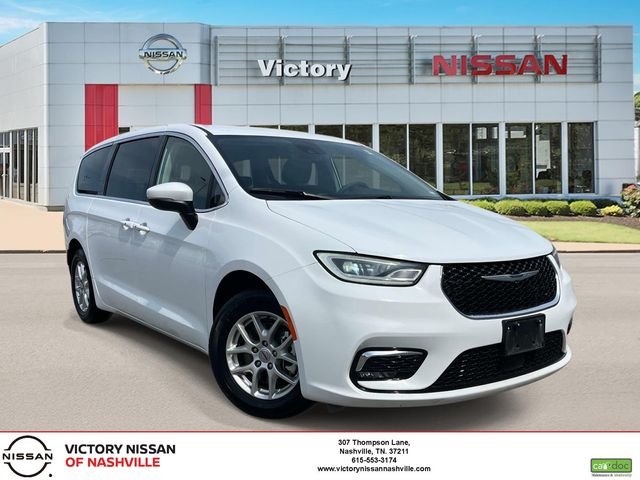 2023 Chrysler Pacifica Touring L's photo