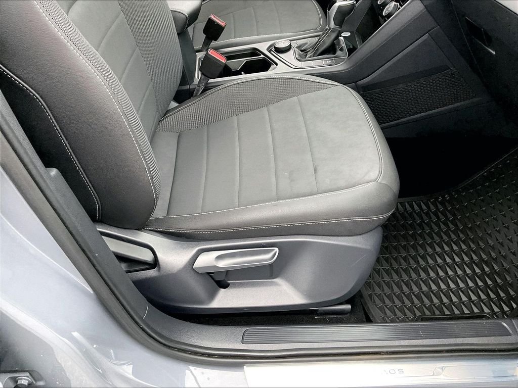 Used 2023 Pure Gray Volkswagen 1.5T SE image 36