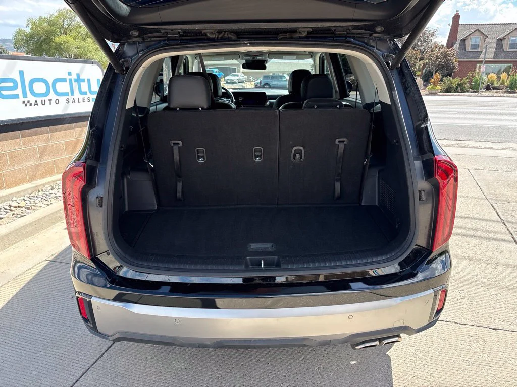 Used 2025 Black Kia S image 6