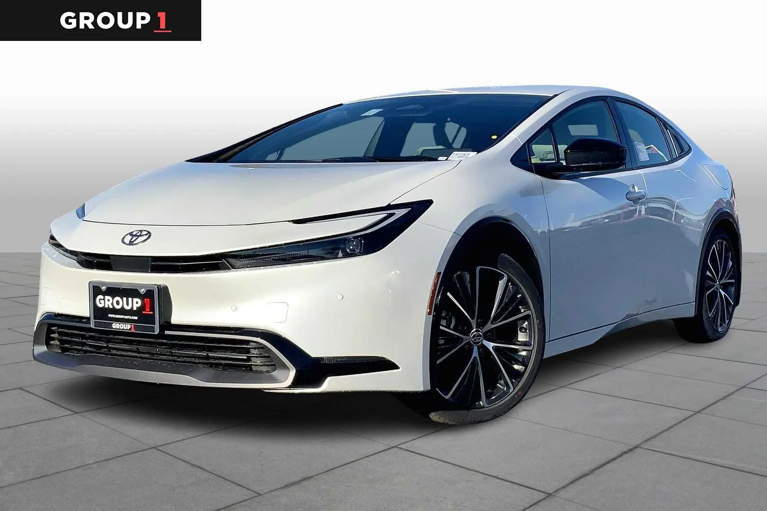 2026 Toyota Prius XLE FWD's photo