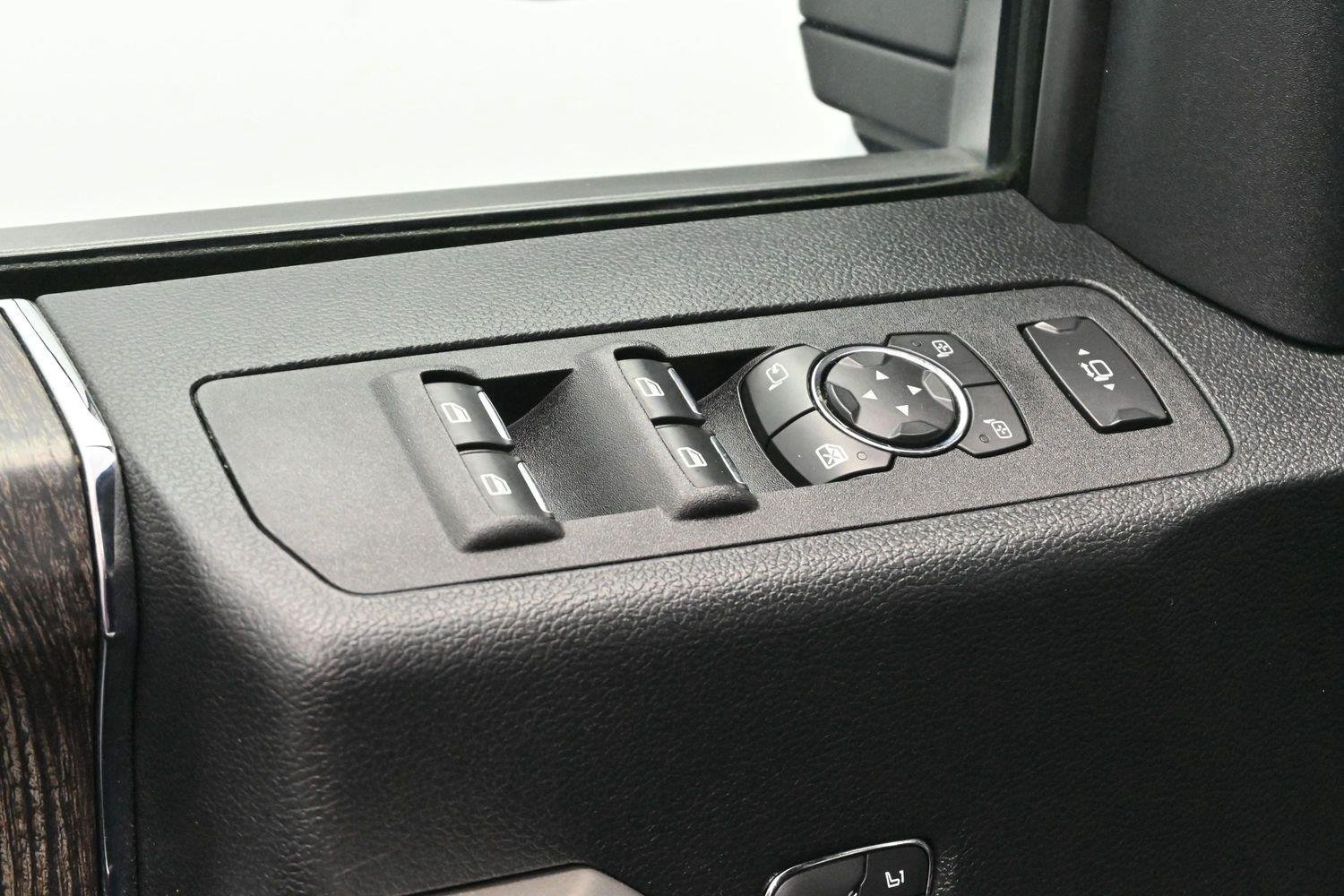 Used 2020 Velocity Blue Ford Lariat image 11