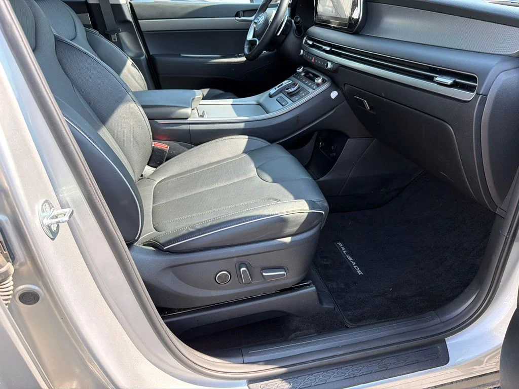 Used 2024 Silver Hyundai SEL image 13
