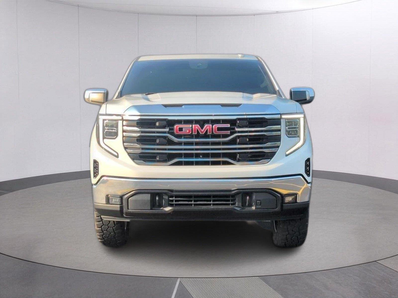 Used 2023 SUMMIT WHITE GMC SLT image 10