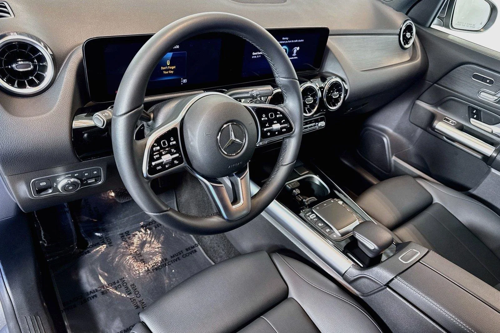 Used 2023 Mountain Grey Metallic Mercedes-Benz GLA 250 image 9