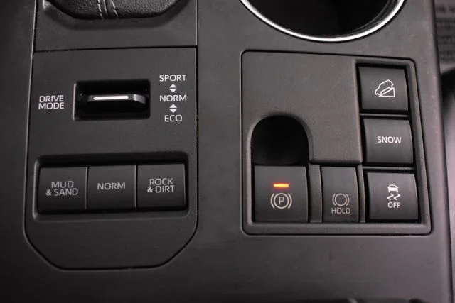 2023 Toyota Highlander XLE - Photo 32