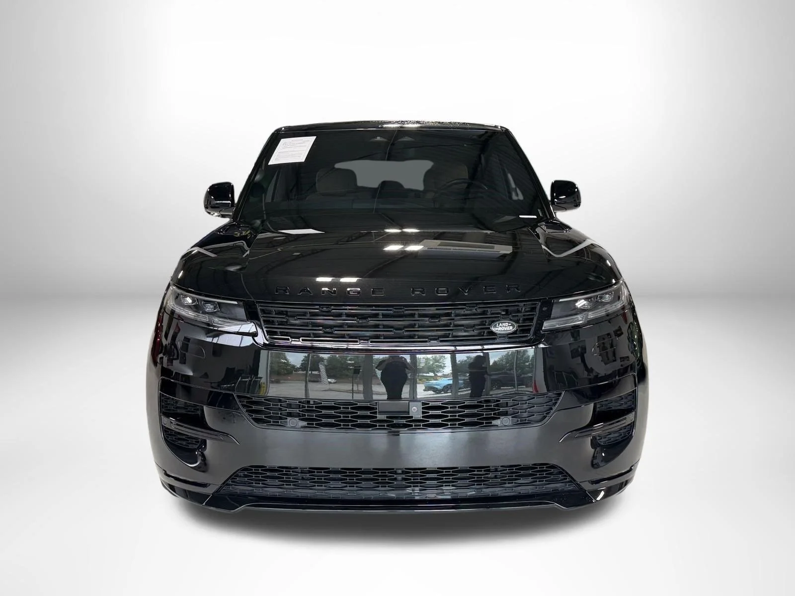 Used 2025 Santorini Black Metallic Land Rover Dynamic SE image 8