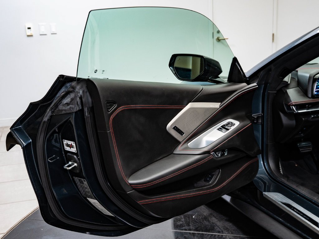 Used 2020 Shadow Gray Metallic Chevrolet Stingray image 27