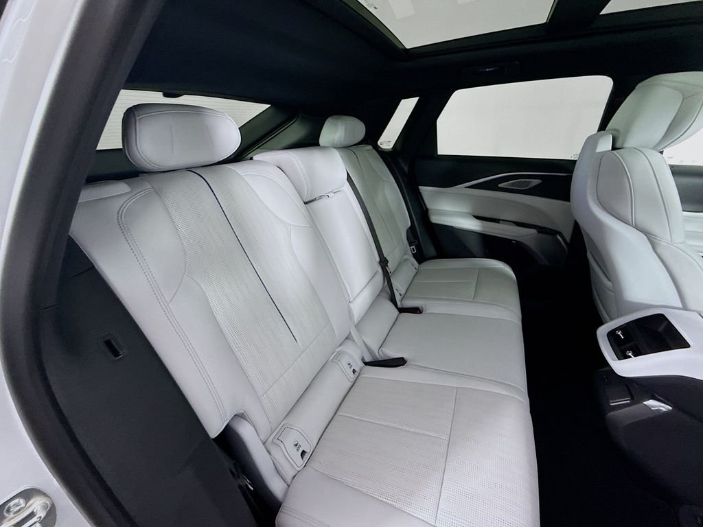 Used 2025 White Cadillac Sport image 27