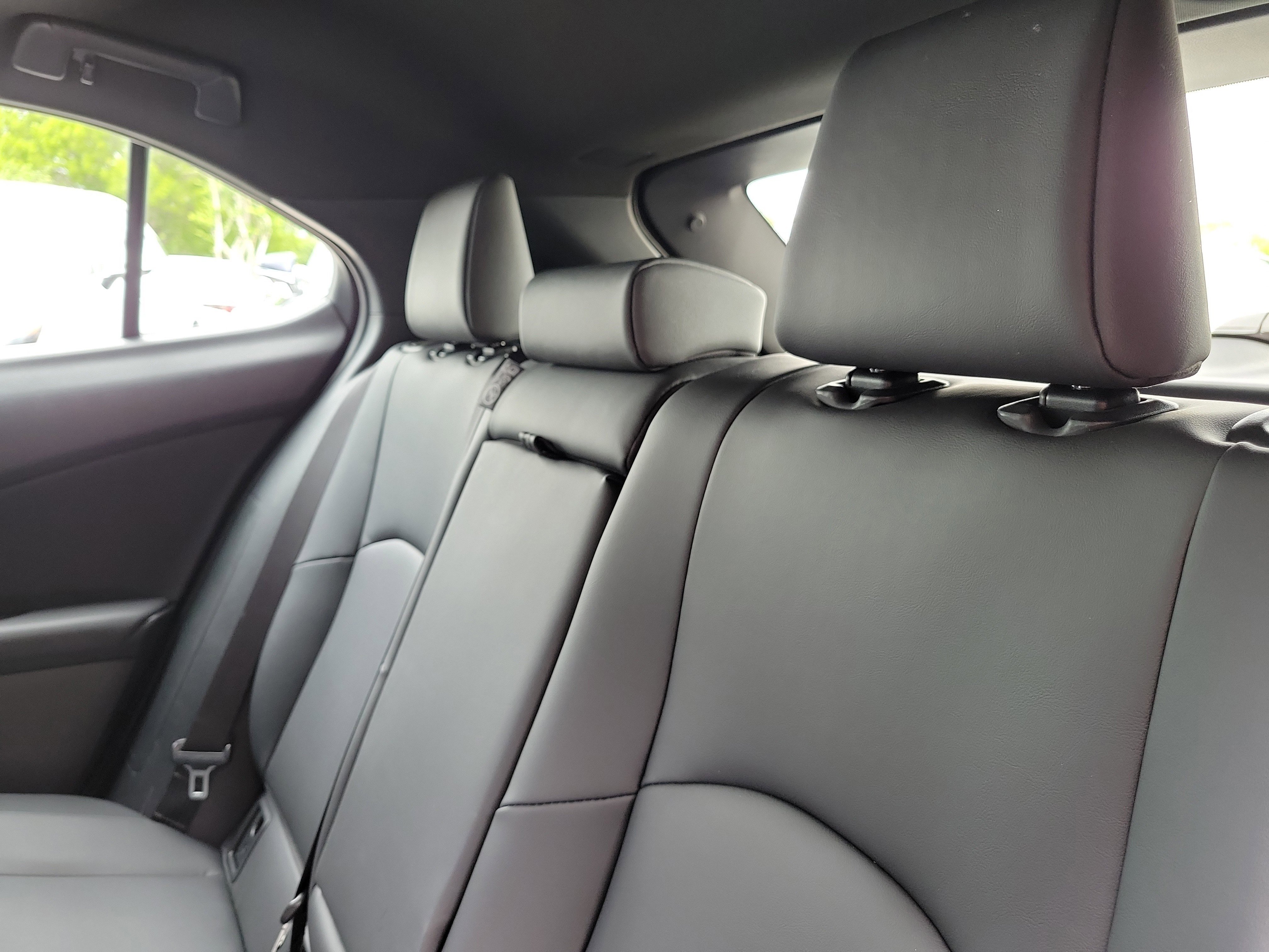 2025 Lexus UX Hybrid 300h F Sport Design - Photo 12