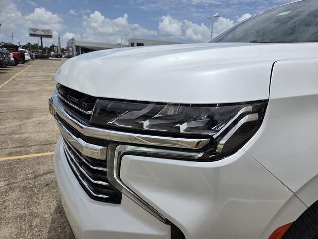 Used 2024 Iridescent Pearl Tricoat Chevrolet LT image 10