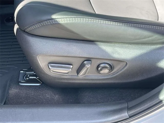 2023 Toyota RAV4 XLE Premium - Photo 18