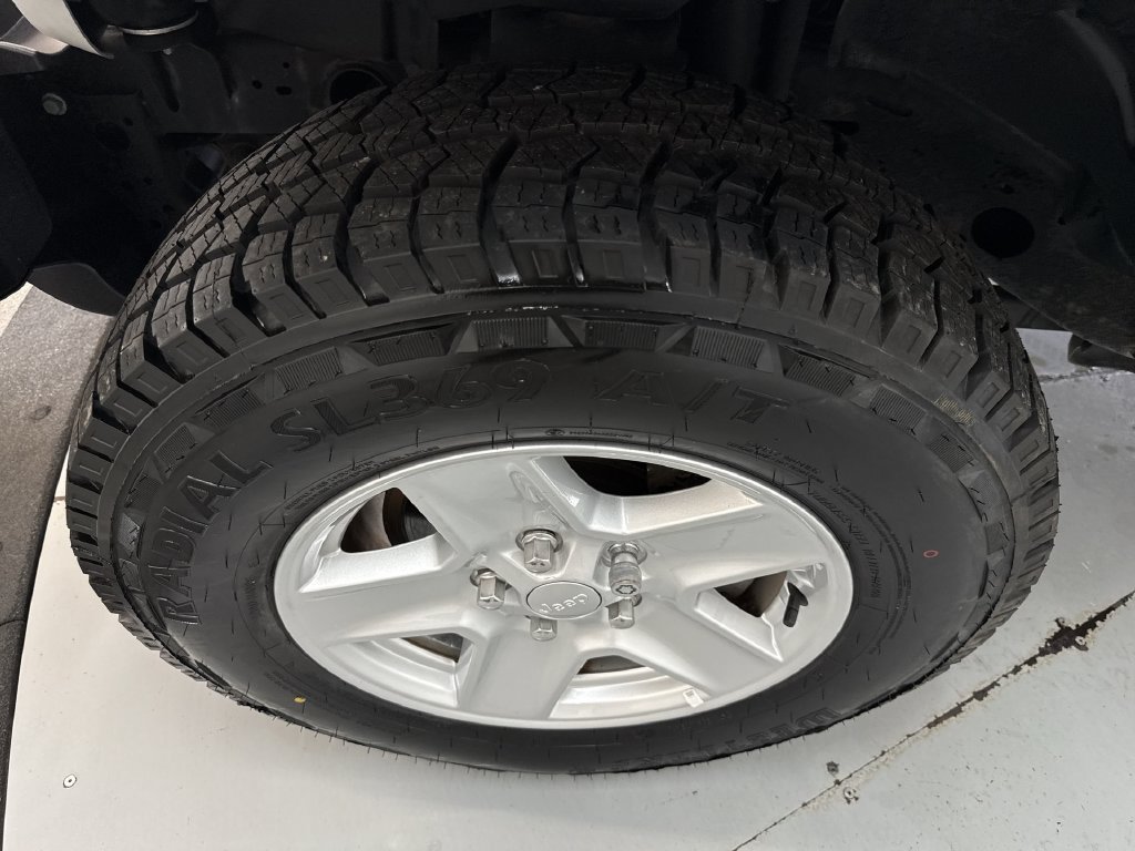 Used 2022 Bright White Clearcoat Jeep Sport image 30