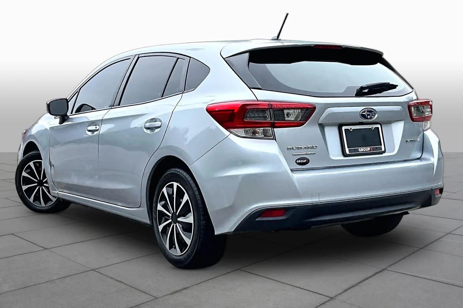 Used 2022 Ice Silver Metallic Subaru  image 11
