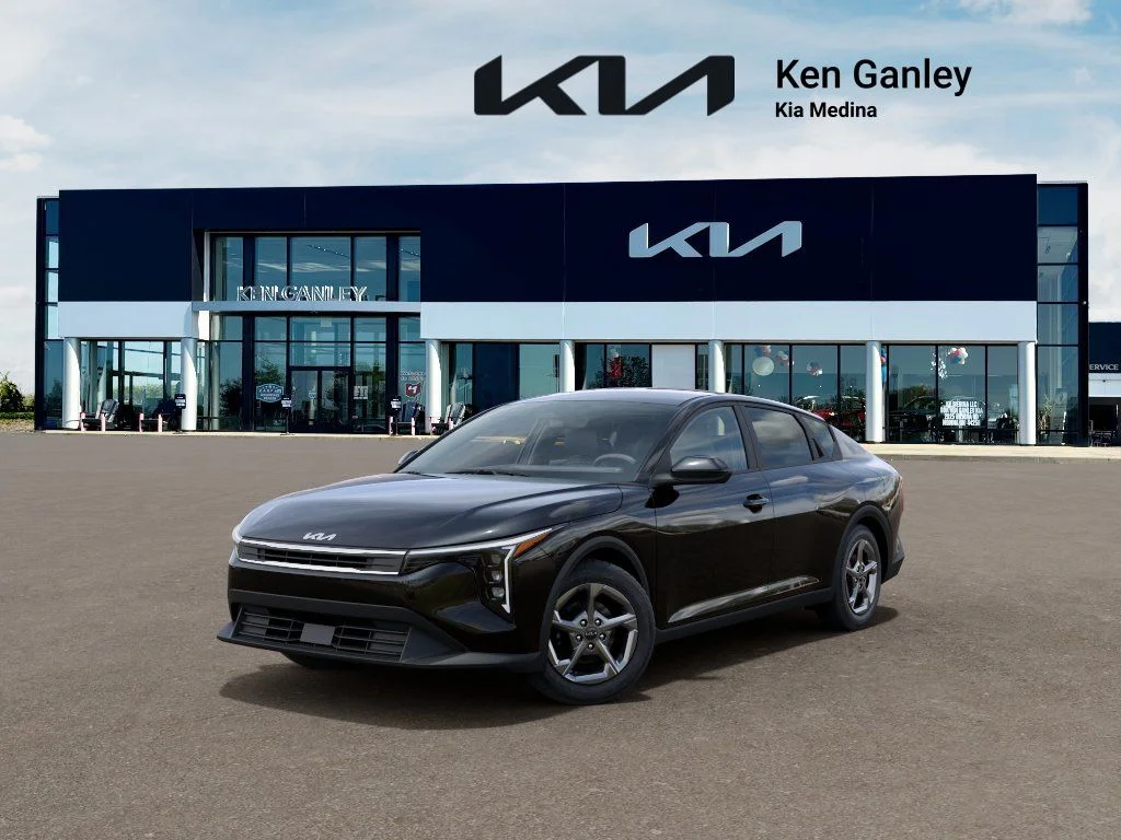 2026 Kia K4 LXS AT's photo