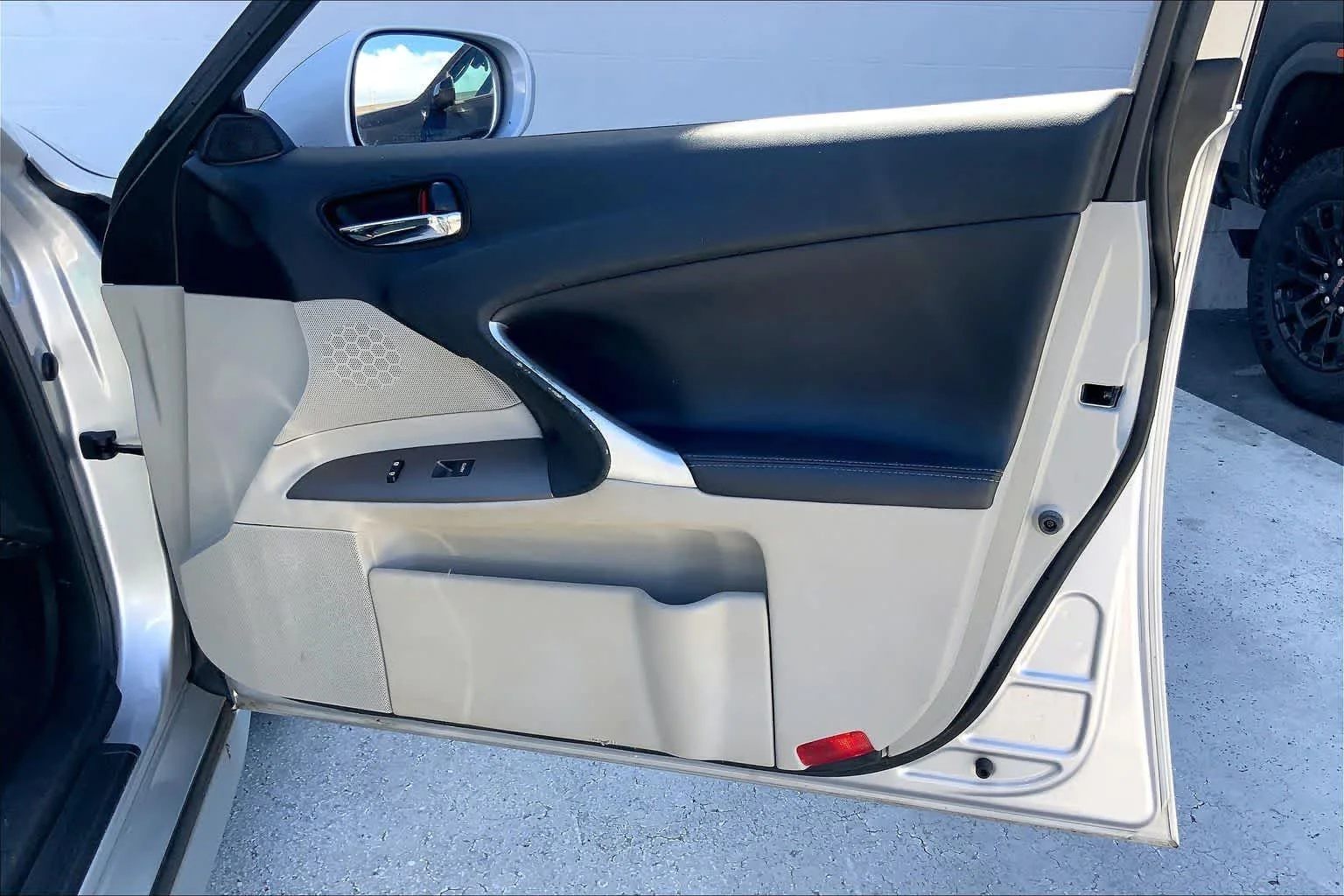 Used 2010 Sil/silver Lexus NA image 27