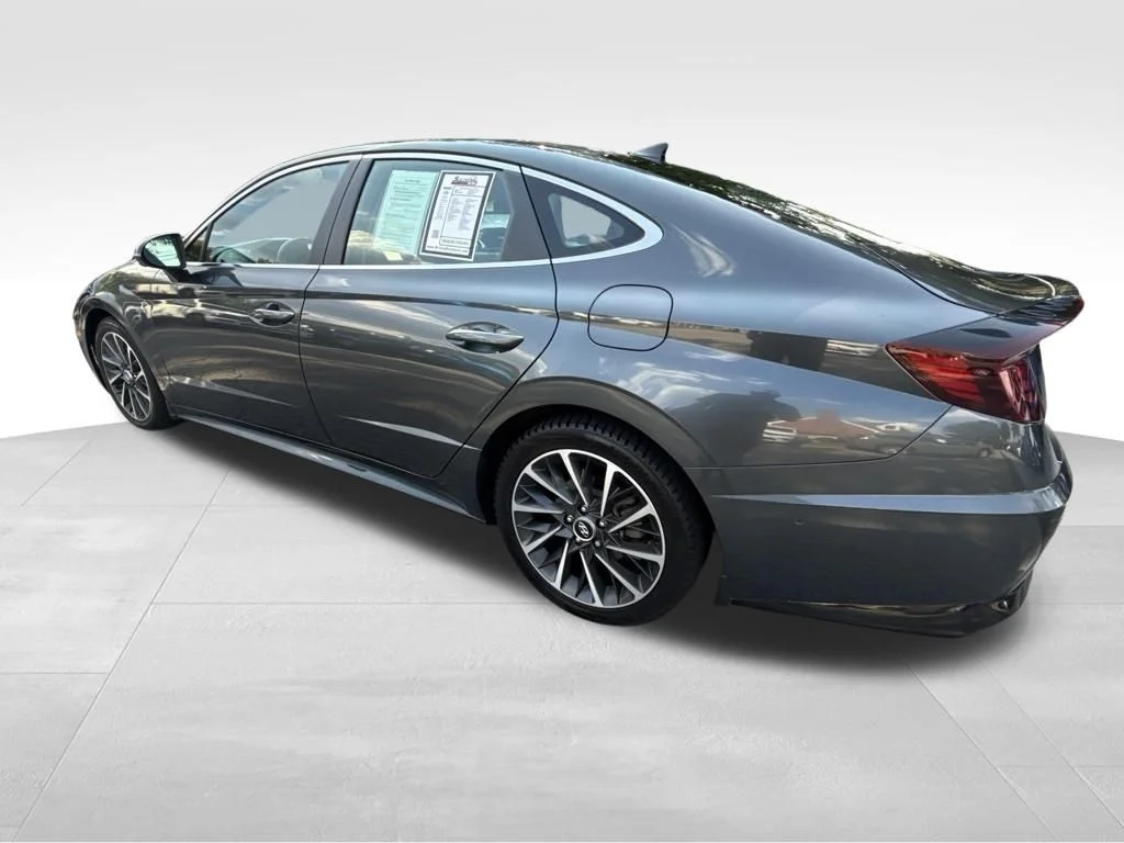Used 2022 Gray Hyundai Limited image 3