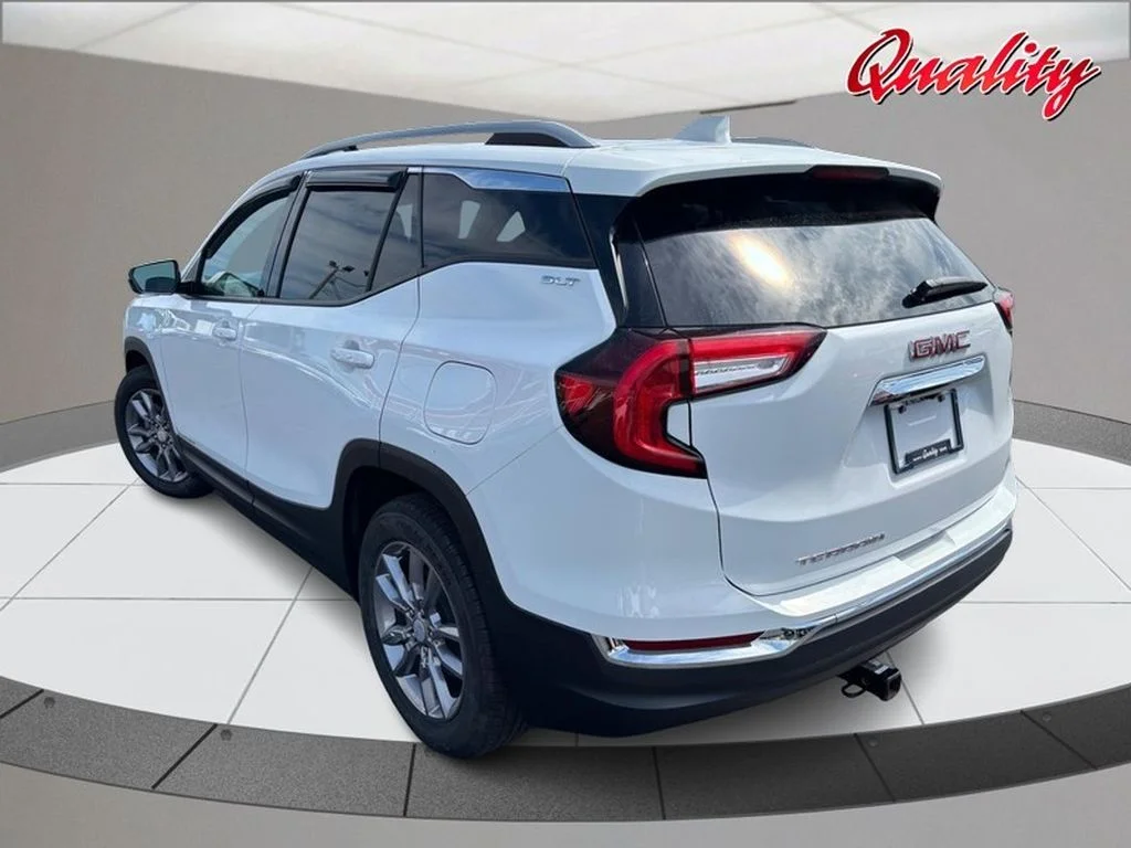 Used 2024 Summit White GMC SLT image 5