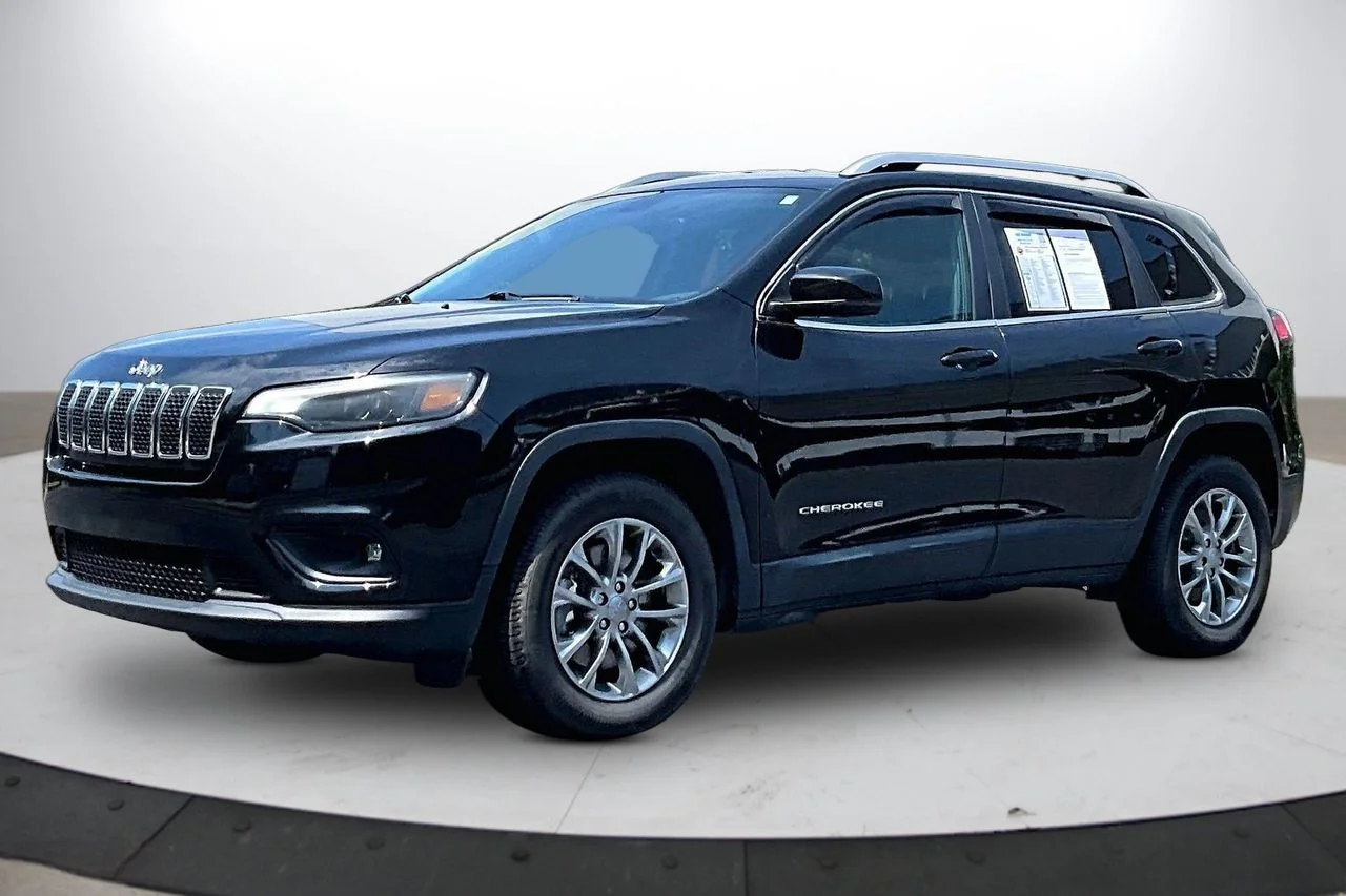 Certified Used 2019 Black Jeep Latitude Plus image 4