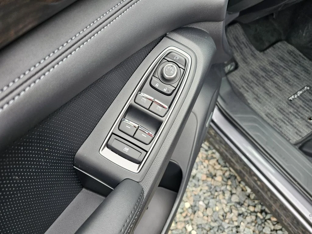New 2026 MAGNETITE GRAY METALLIC Subaru Touring 7-Passenger image 18