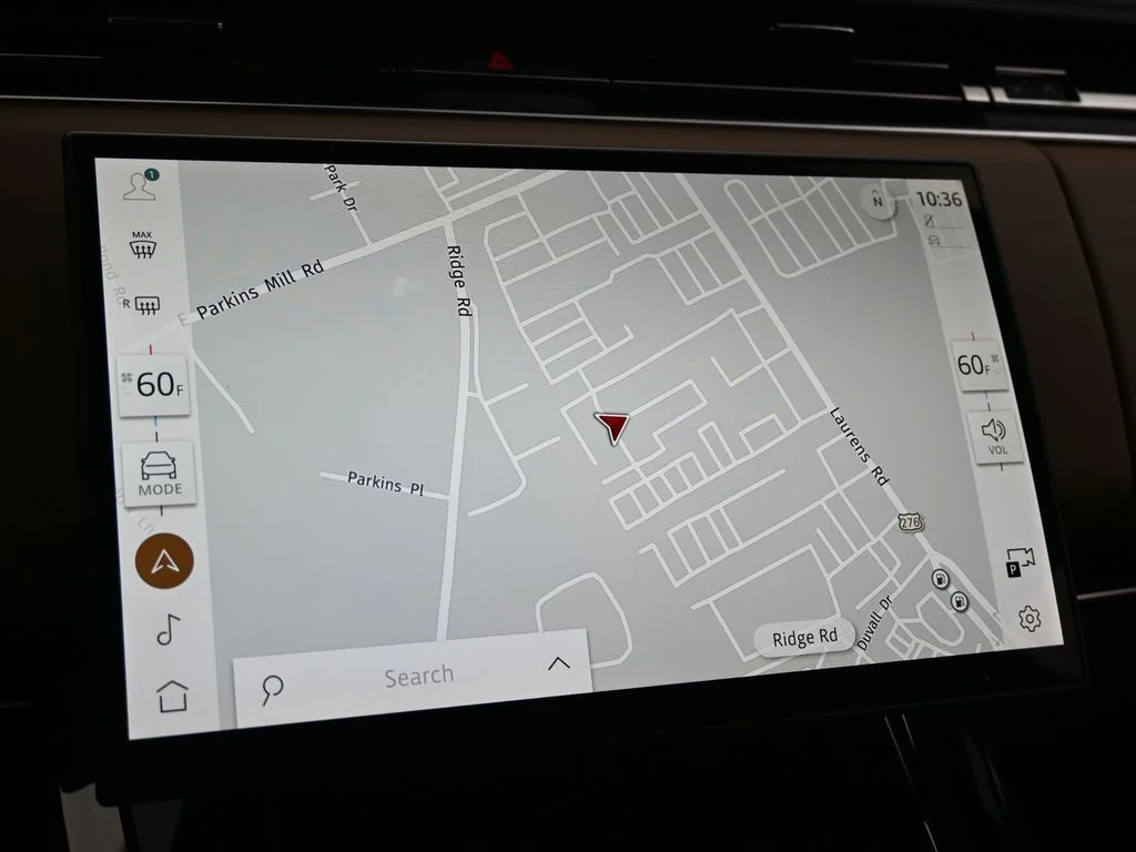 Certified Used 2025 White Land Rover Dynamic SE image 14