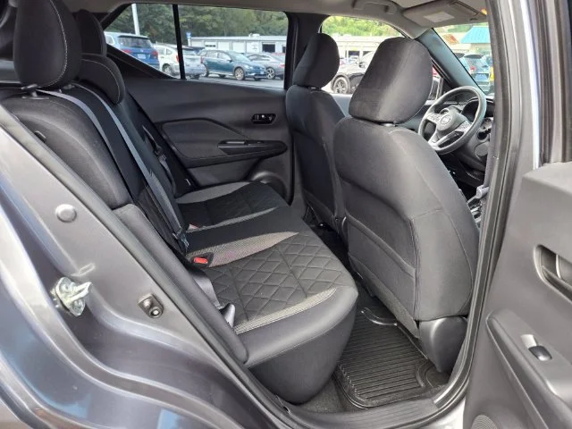 Used 2020 Gray Nissan S image 19