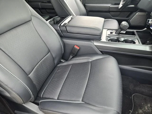 New 2026 Star White Metallic Tri-Coat Ford Lariat® image 30