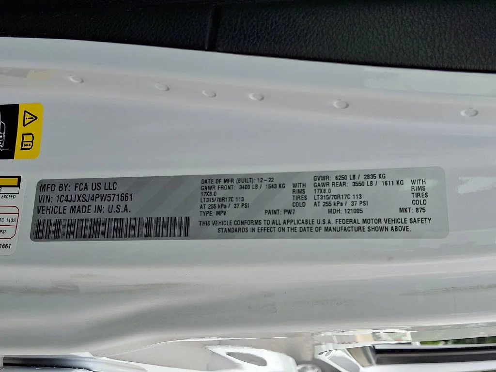 Used 2023 Bright White Clearcoat Jeep Rubicon 392 image 28