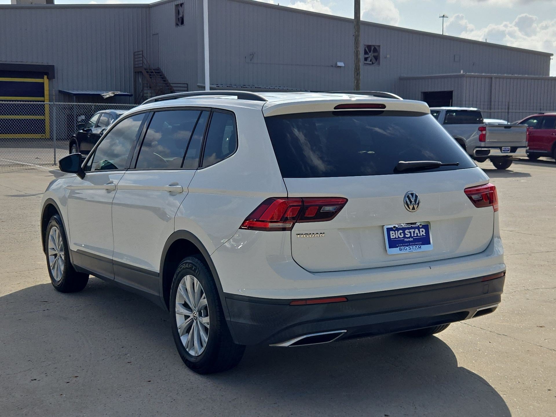 Used 2019 Pure White Volkswagen S image 5