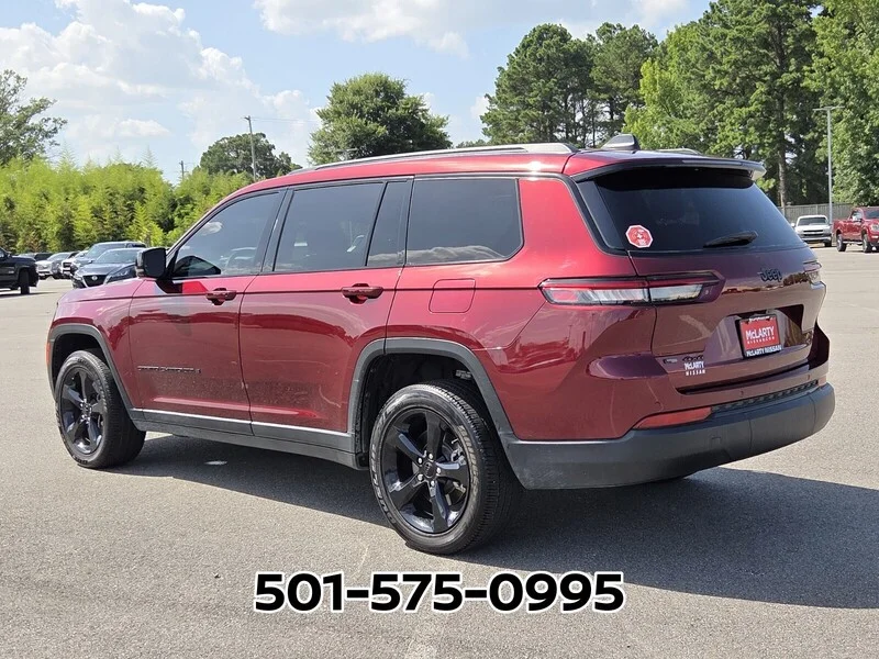 Used 2023 Velvet JEEP ALTITUDE 4X4 image 3