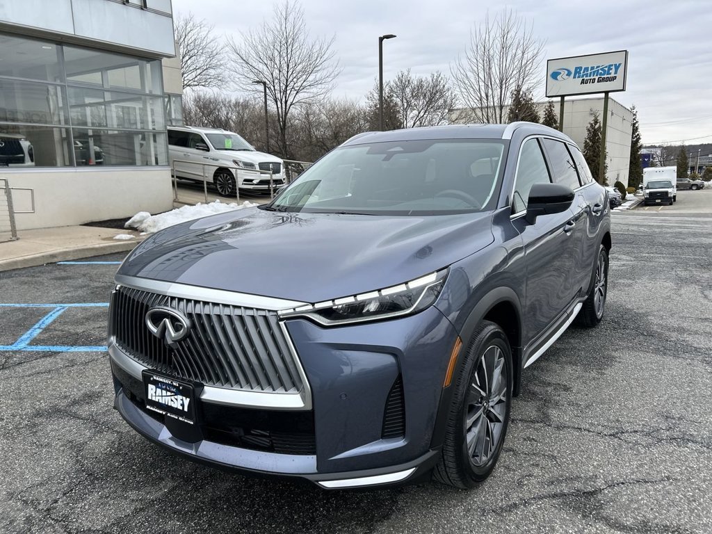 Certified Used 2026 Blue INFINITI LUXE image 4