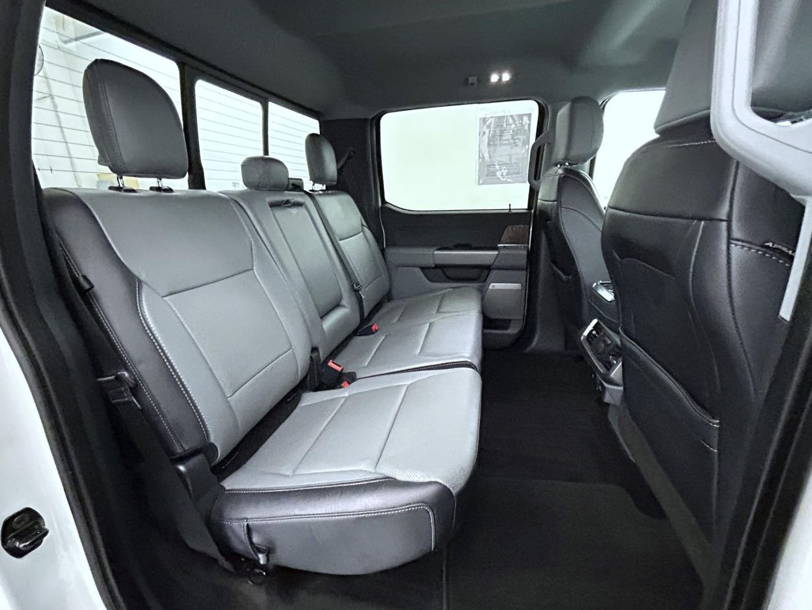 Used 2021 White Ford Lariat image 18