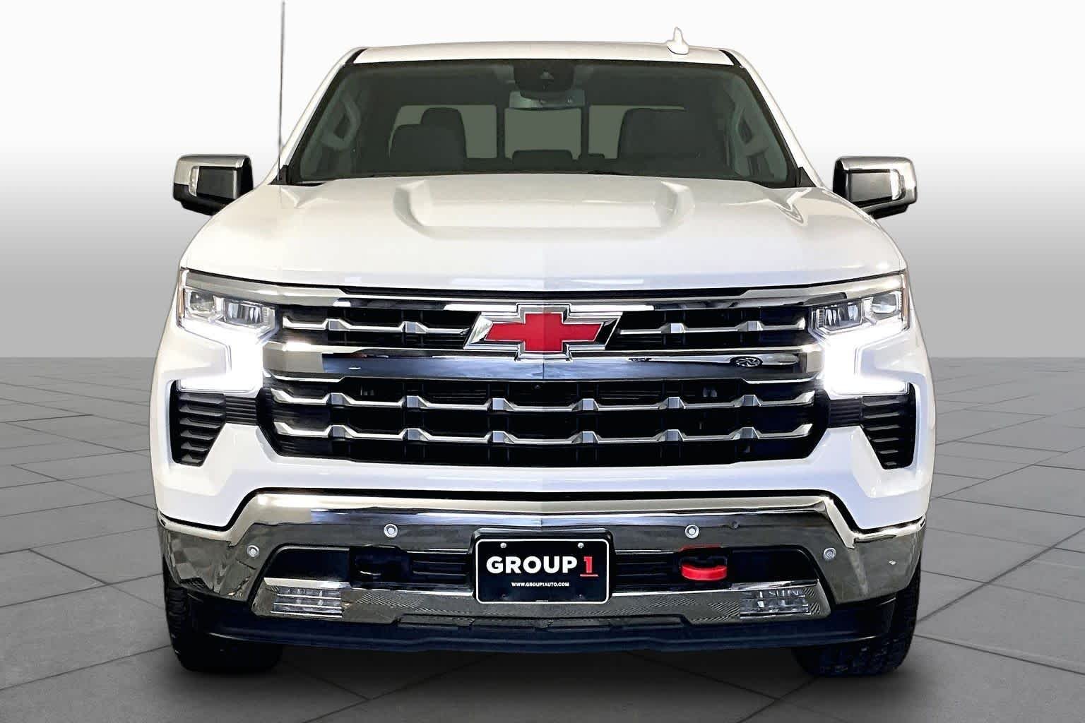 Used 2024 Summit White Chevrolet LTZ image 4
