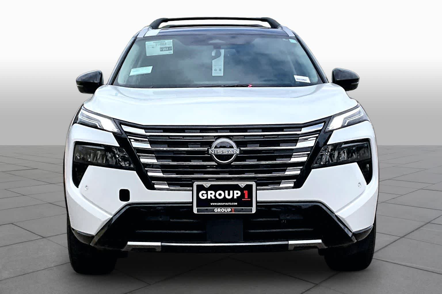 New 2026 Everest White Pearl TriCoat / Super Black Two-tone Nissan Platinum image 3
