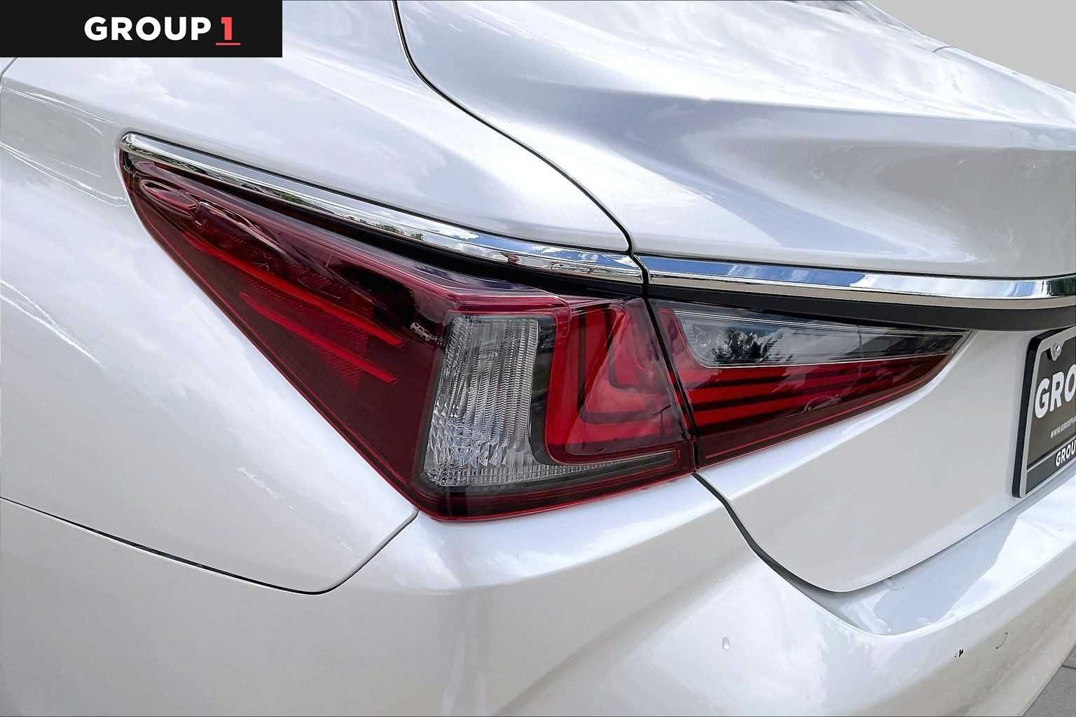 Used 2024 Eminent White Pearl Lexus  image 26