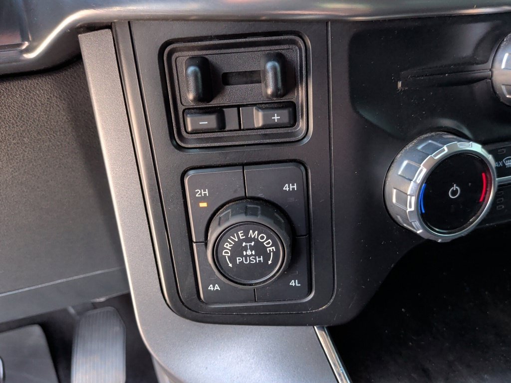 Used 2023 Oxford White Ford Lariat image 27