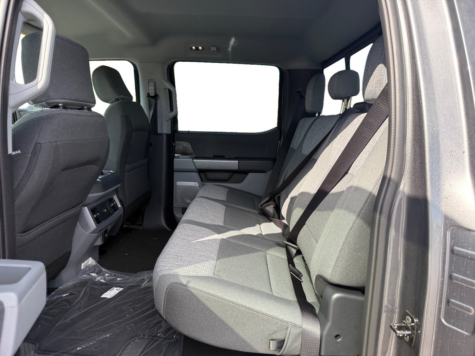 New 2027 Carbonized Gray Metallic Ford F-250® XLT image 16