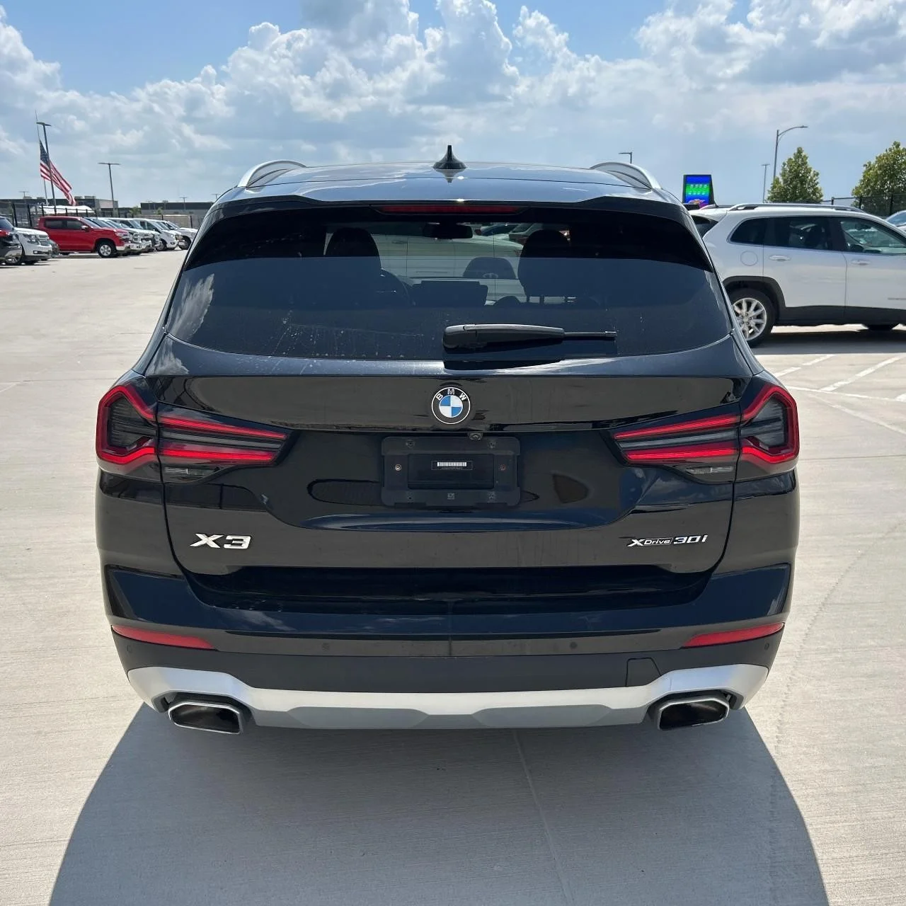 Used 2023 Jet Black BMW xDrive30i image 4