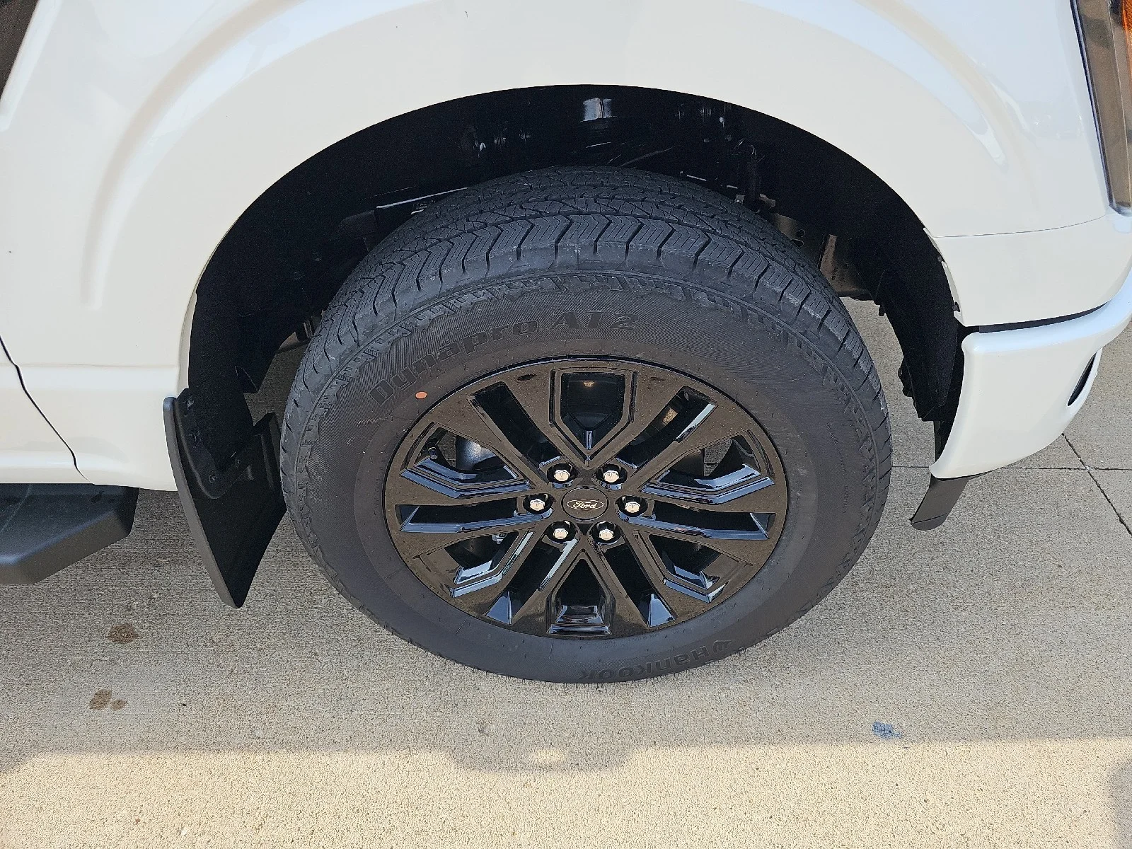 New 2026 Star White Metallic Tri-Coat Ford Lariat® image 4