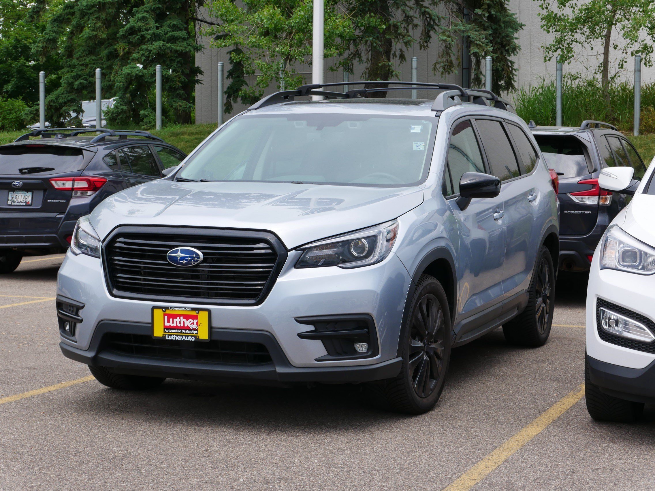Used 2022 Ice Silver Metallic Subaru Onyx Edition image 3