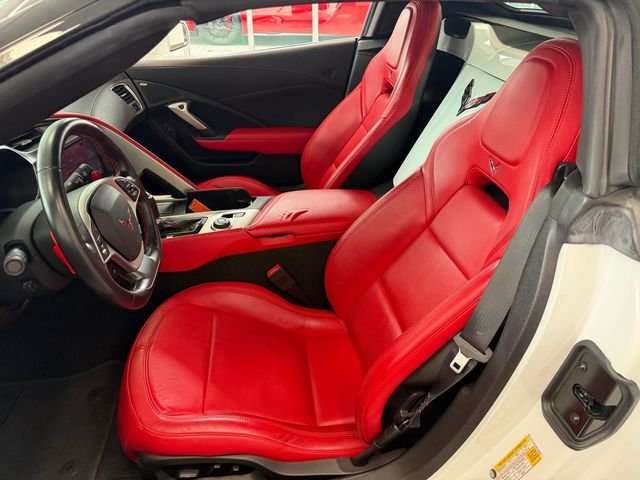 Used 2019 White Chevrolet Grand Sport image 6