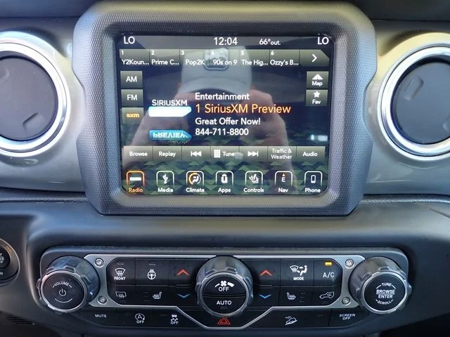 Used 2018 White Jeep Unlimited Sahara image 25