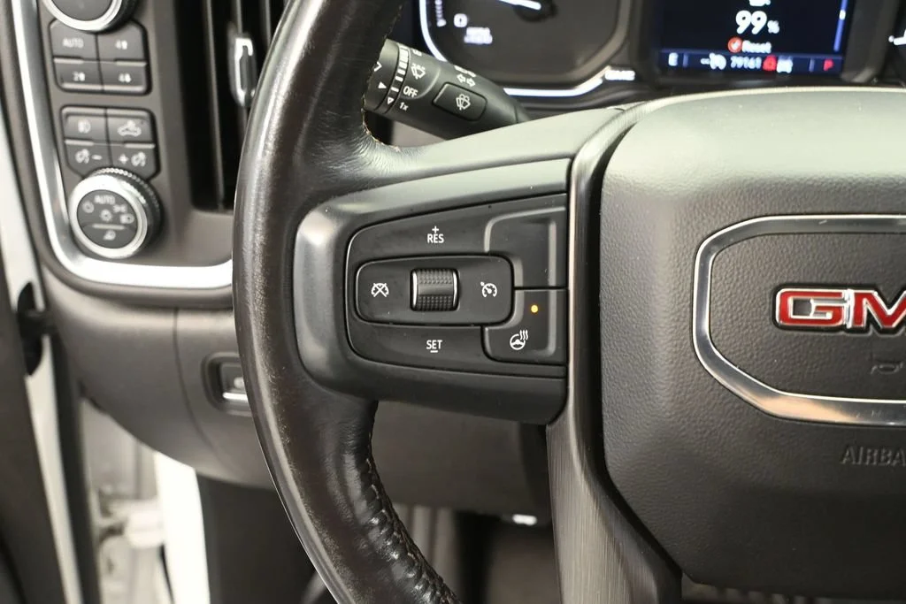 Used 2022 White GMC AT4 image 21