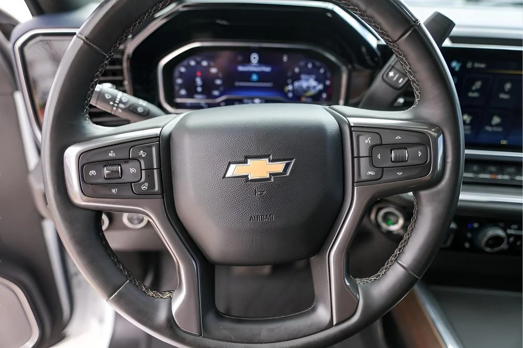 Used 2024 White Chevrolet High Country image 15