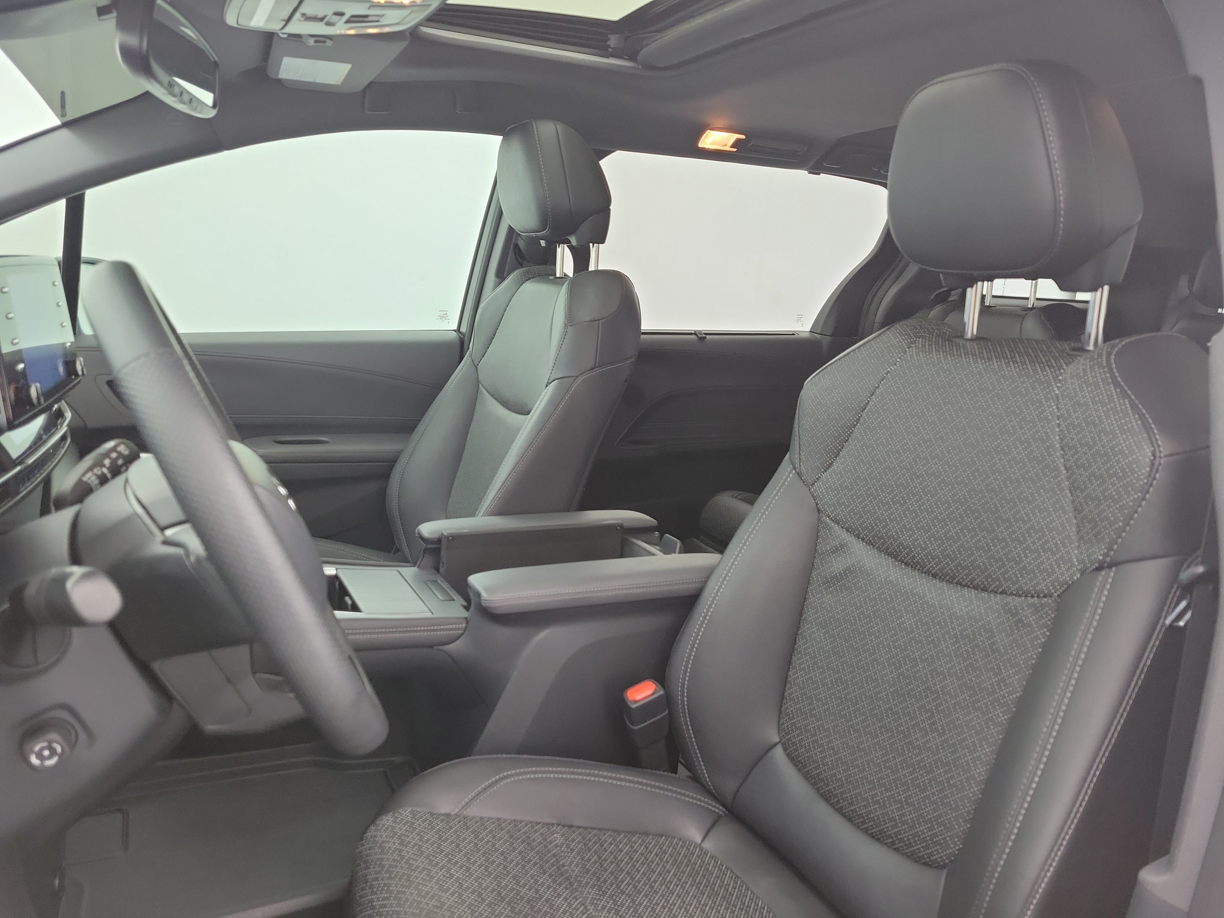 Used 2023 Wind Chill Pearl Toyota XSE image 18