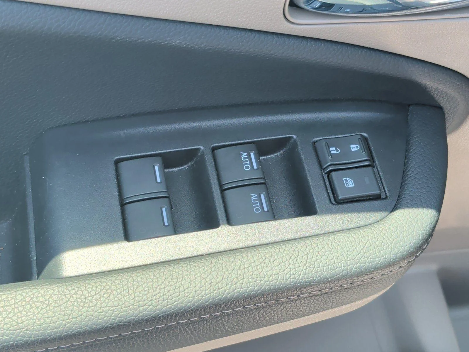 Used 2023 Platinum White Pearl Honda RTL-E image 14