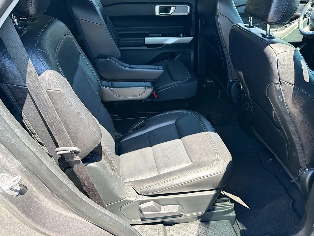 Used 2024 Gray Metallic Ford Limited image 30