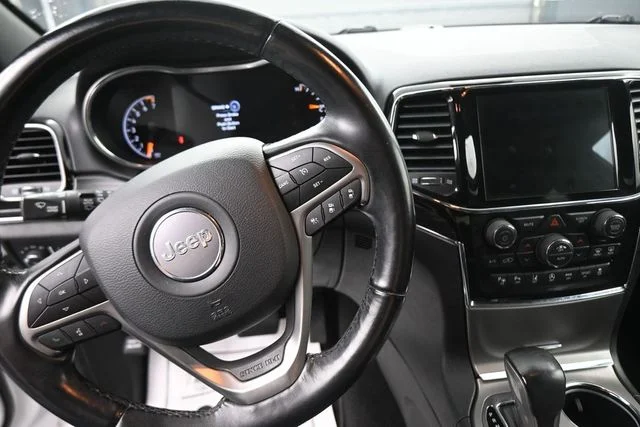 Used 2021 White Jeep Limited image 31