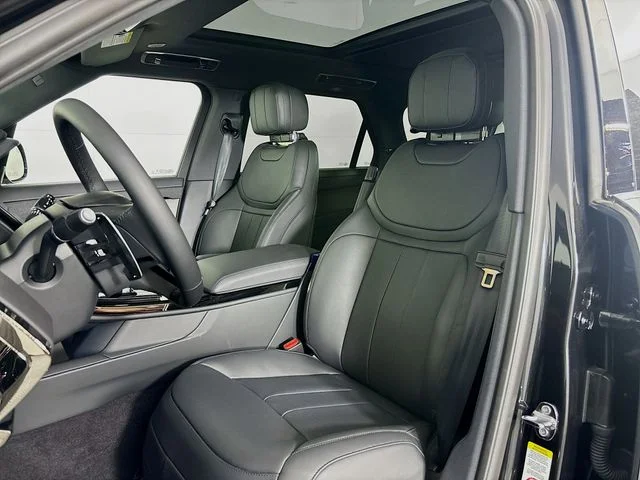 New 2026 Black Land Rover Dynamic SE image 21