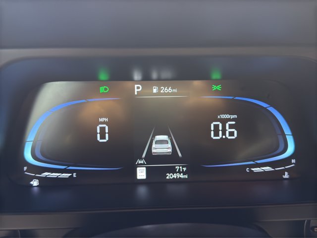 Used 2025 Amazon Gray Hyundai SEL Sport image 11