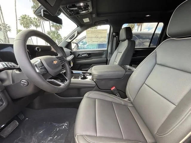 2026 Chevrolet Suburban Premier - Photo 15